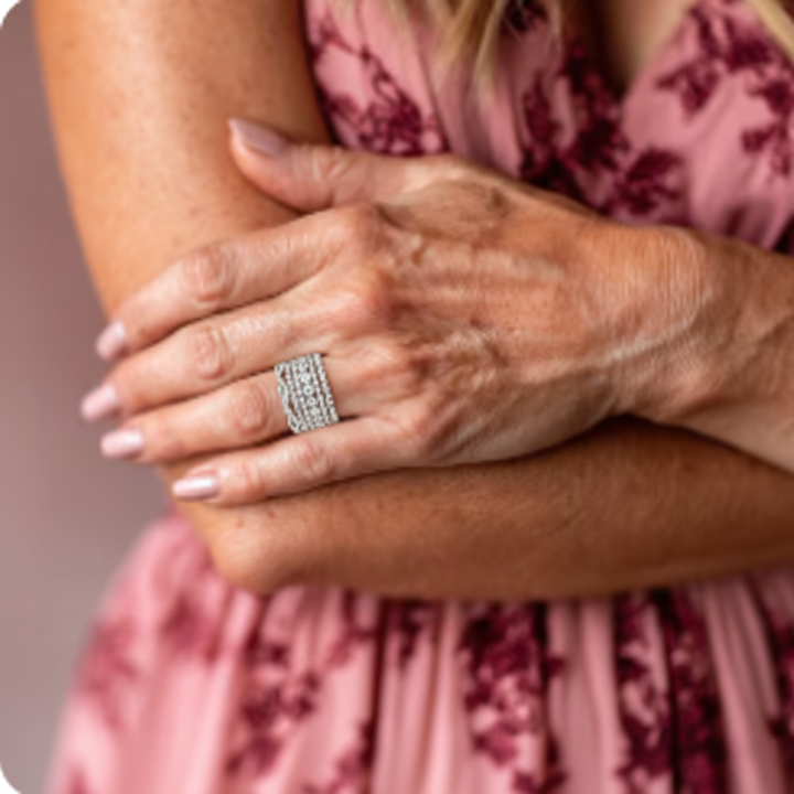 Vintage prsten s krystaly v vícevrstvém provedení